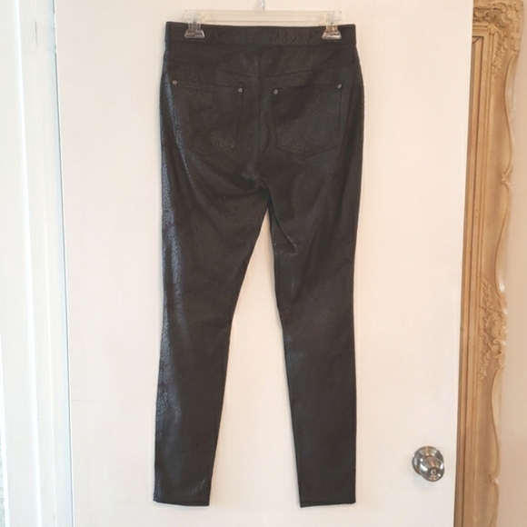 Hue black snakeskin Leggings M EUC - Picture 3 of 8